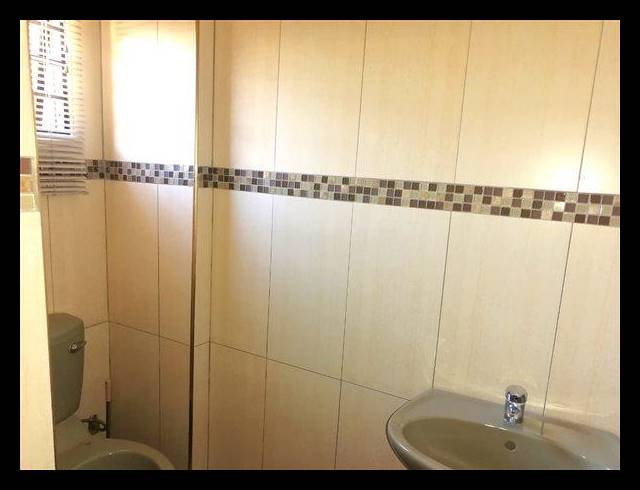 2 BEDROOM HOUSE FOR SALE IN BRACKENHAM